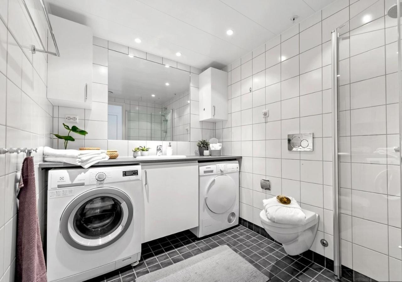 Seaside Apt - 2 Sunny Balconies - Modern - 6 Pax Oslo Bagian luar foto